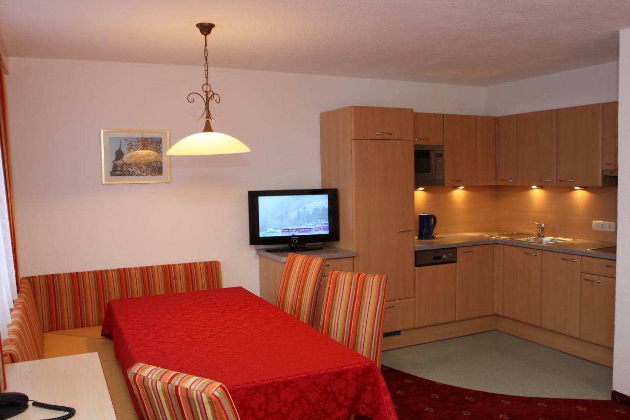 Haflingerhof Aparthotel Fiss Bagian luar foto